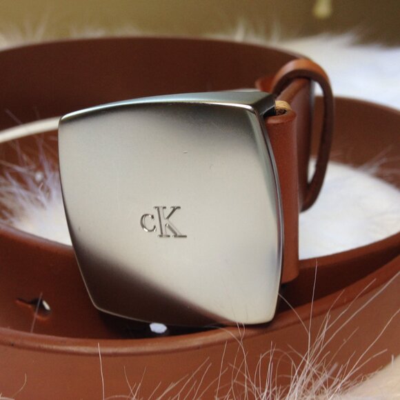 Calvin Klein Micro Plaque Buckle Leather Belt Tan Small NWT - Picture 2 of 8